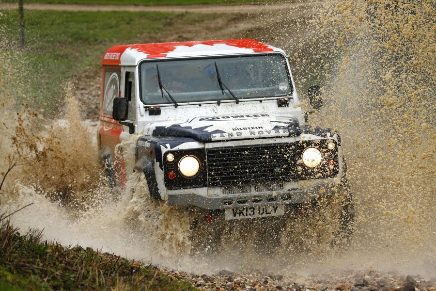  Bowler Defender Challenge Car 2014 года  (фото 35 из 36)